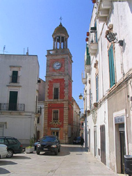 Uno scorcio di Noci e della Torre dell'Orologio